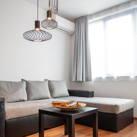 Sunny 1Bdr Apartment Near Center Sofia Eksteriør billede