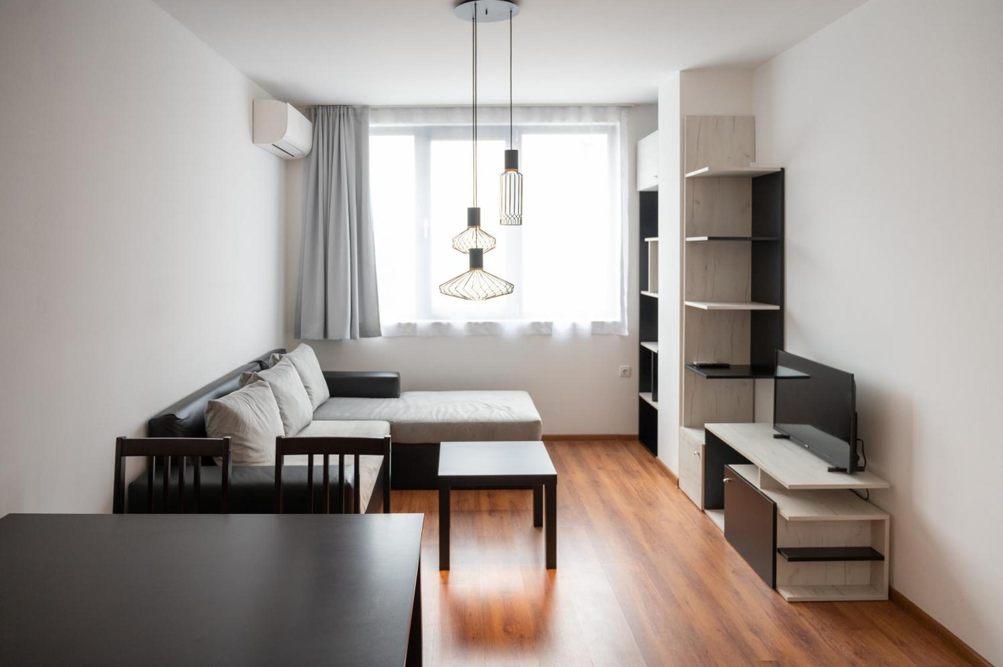 Sunny 1Bdr Apartment Near Center Sofia Eksteriør billede