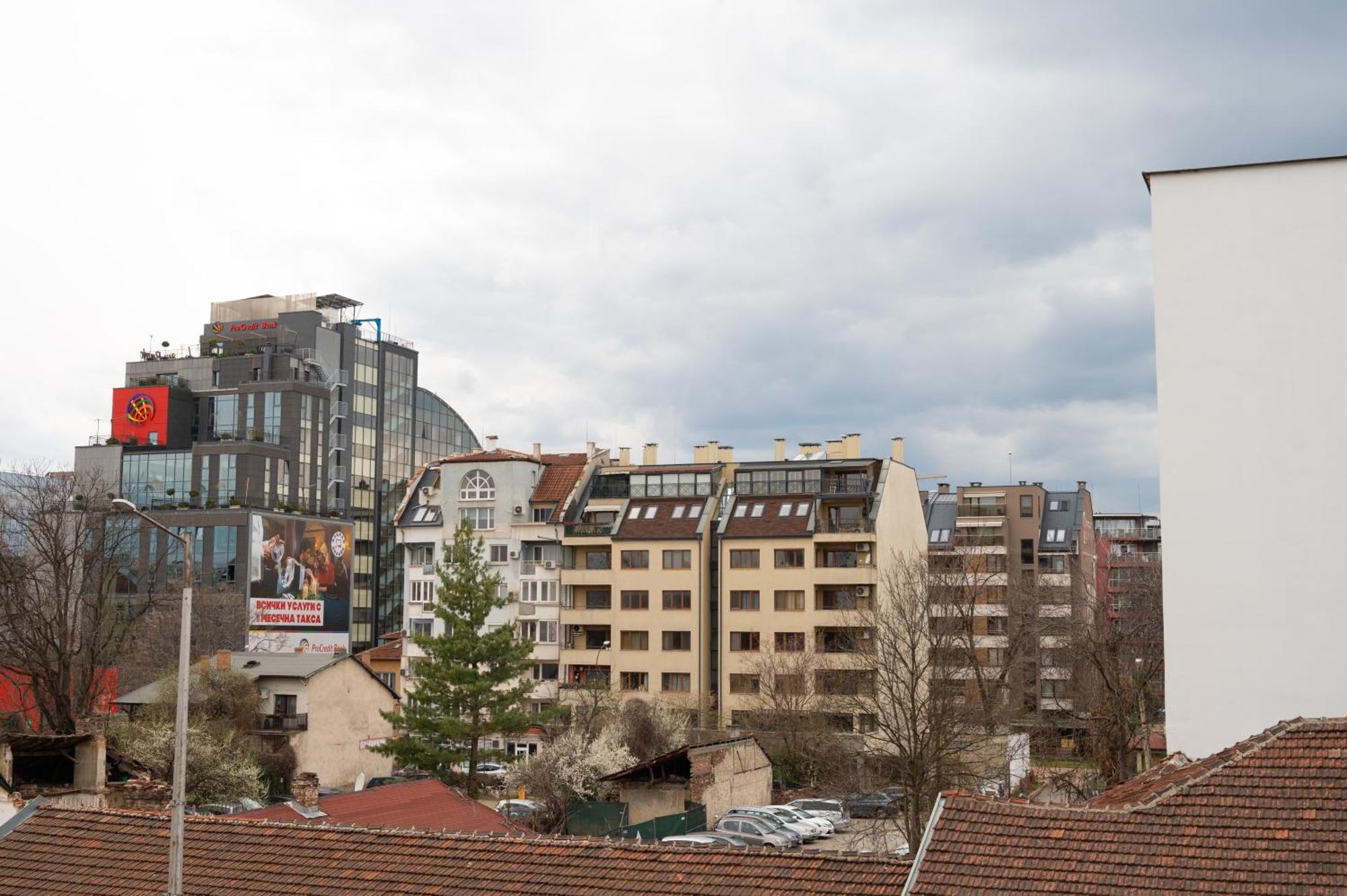 Sunny 1Bdr Apartment Near Center Sofia Eksteriør billede